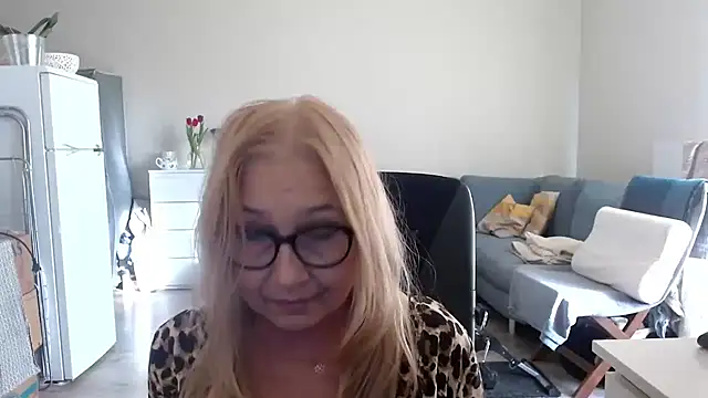 sofia xkiss online show from 03.10.25