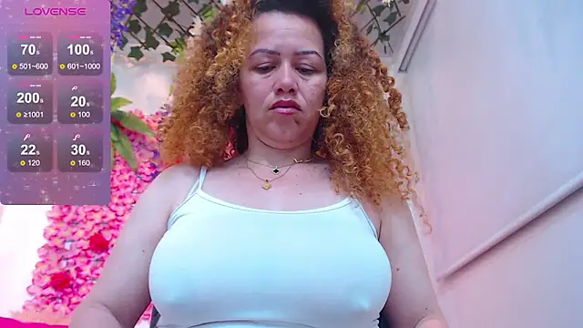 BLONDE SEXYHOT online show from 02.12.26