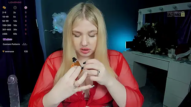 Snapshot of juli_kisss chatting on 01.10.25 juli kisss online show from 01.10.25