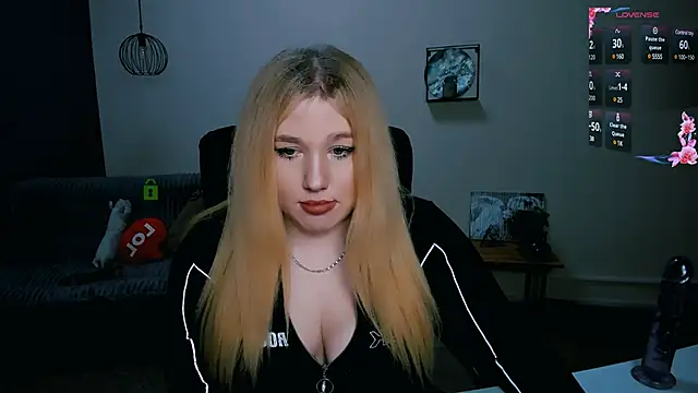 Snapshot of juli_kisss chatting on 01.18.25 juli kisss online show from 01.18.25