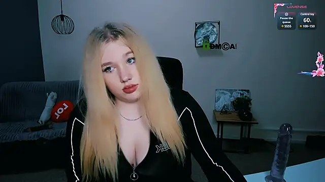 Snapshot of juli_kisss chatting on 01.18.25 juli kisss online show from 01.18.25