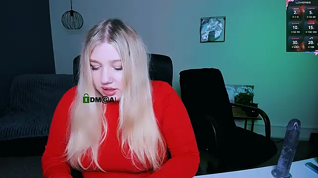 Snapshot of juli_kisss chatting on 01.22.25 juli kisss online show from 01.22.25