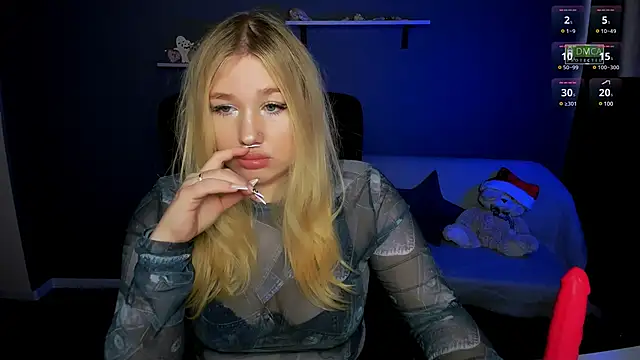 Snapshot of juli_kisss chatting on 02.06.25 juli kisss online show from 02.06.25