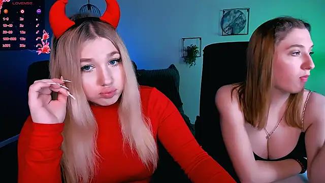 Snapshot of juli_kisss chatting on 02.08.25 juli kisss online show from 02.08.25