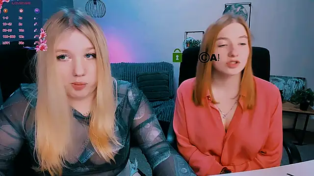 Snapshot of juli_kisss chatting on 02.14.25 juli kisss online show from 02.14.25