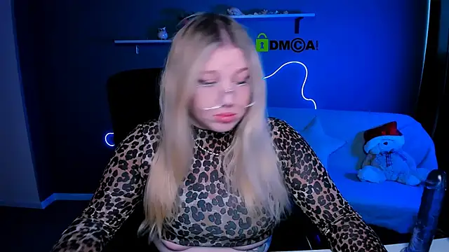 Snapshot of juli_kisss chatting on 03.04.25 juli kisss online show from 03.04.25