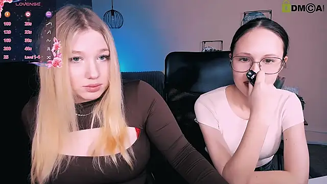 Snapshot of juli_kisss chatting on 03.08.25 juli kisss online show from 03.08.25