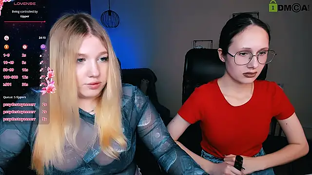 Snapshot of juli_kisss chatting on 03.12.25 juli kisss online show from 03.12.25