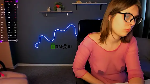 Snapshot of juli_kisss chatting on 03.20.25 juli kisss online show from 03.20.25