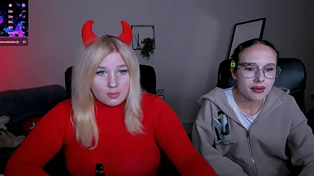 Snapshot of juli_kisss chatting on 09.10.25 juli kisss online show from 09.10.25