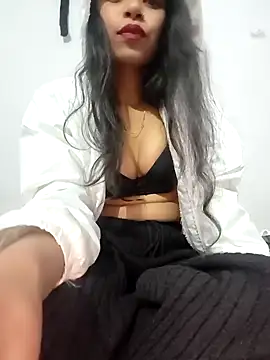 Snapshot of catreena chatting on 12.22.24 catreena online show from 12.22.24