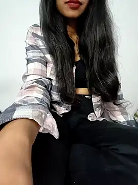 Snapshot of catreena chatting on 12.26.24 catreena online show from 12.26.24