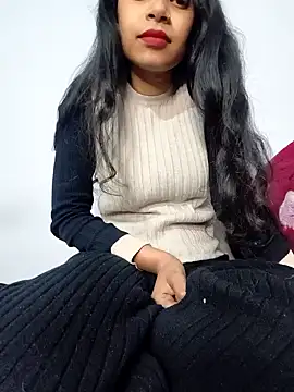 Snapshot of catreena chatting on 01.01.25 catreena online show from 01.01.25