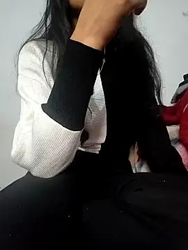 Snapshot of catreena chatting on 01.10.25 catreena online show from 01.10.25