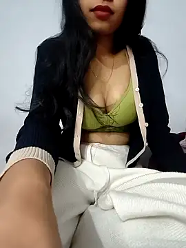 Snapshot of catreena chatting on 01.24.25 catreena online show from 01.24.25