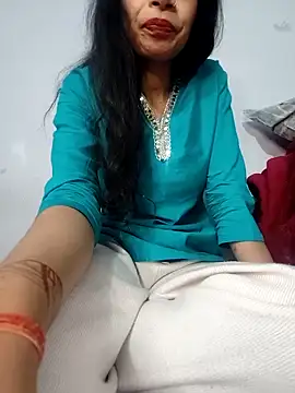 Snapshot of catreena chatting on 03.06.25 catreena online show from 03.06.25