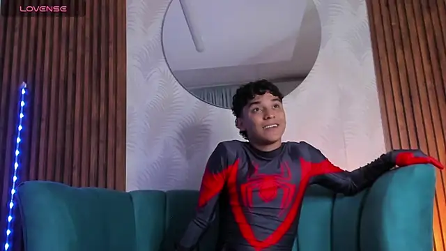 Snapshot of Austin_Cardieff chatting on 01.29.25 Austin Cardieff online show from 01.29.25