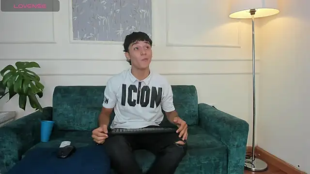 Snapshot of Austin_Cardieff chatting on 03.01.25 Austin Cardieff online show from 03.01.25