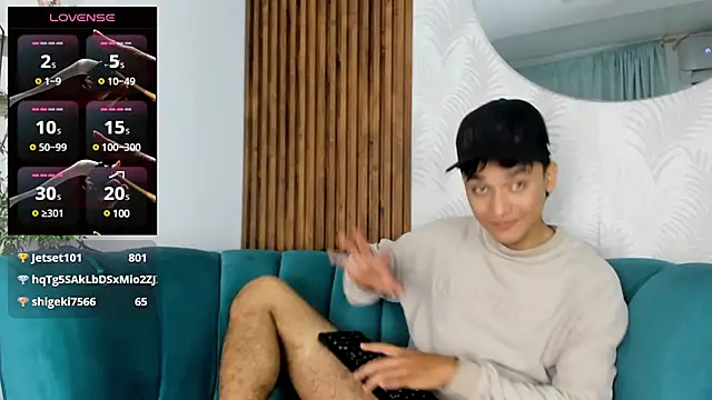 Snapshot of Austin_Cardieff chatting on 03.18.25 Austin Cardieff online show from 03.18.25