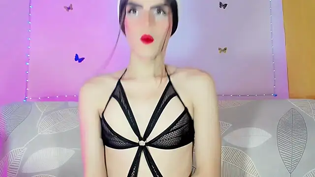 Snapshot of TatiGil chatting on 05.22.26 TatiGil online show from 05.22.26