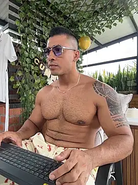 aaroncolombia online show from 04.09.26