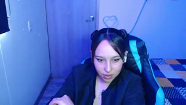 Snapshot of Skarlet_Adams28 chatting on 03.10.26 Skarlet Adams28 online show from 03.10.26