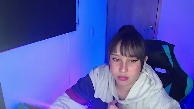 Snapshot of Skarlet_Adams28 chatting on 04.21.26 Skarlet Adams28 online show from 04.21.26