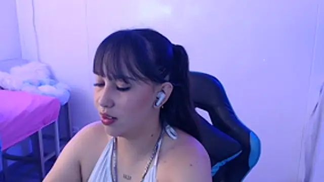 Snapshot of Skarlet_Adams28 chatting on 06.10.26 Skarlet Adams28 online show from 06.10.26