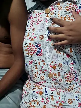 Snapshot of hotbaby_5 chatting on 10.04.25 hotbaby 5 online show from 10.04.25