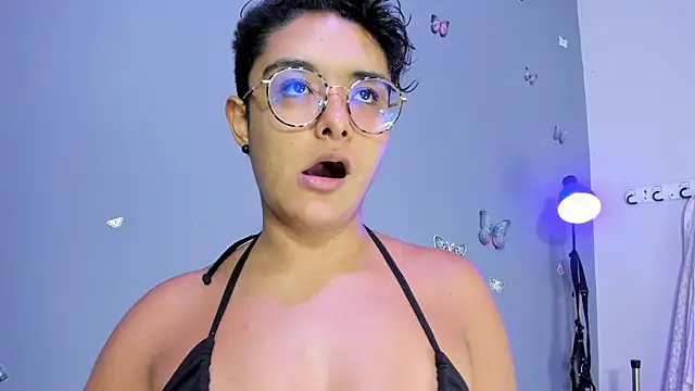 Kaira mosse online show from 10.23.25