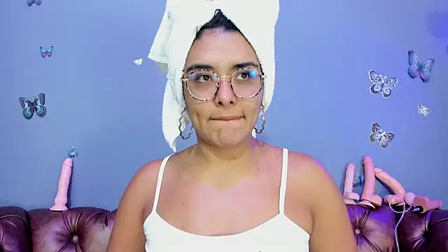 Kaira mosse online show from 11.02.25