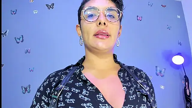 Kaira mosse online show from 11.09.25