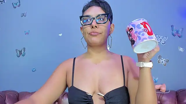 Kaira mosse online show from 01.06.26