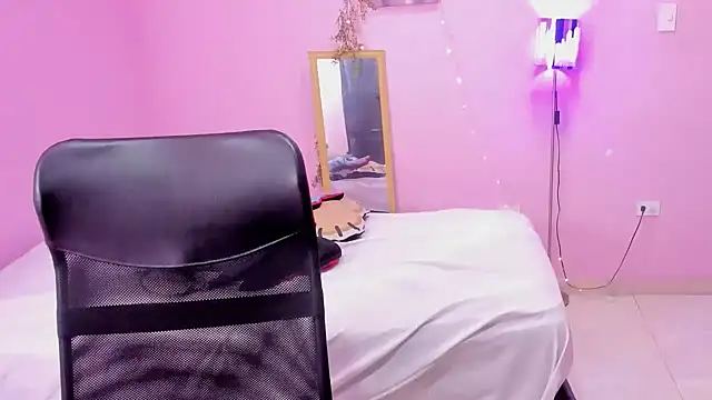 Snapshot of TEE_DIRTY_SQUIRT chatting on 03.01.25 TEE DIRTY SQUIRT online show from 03.01.25