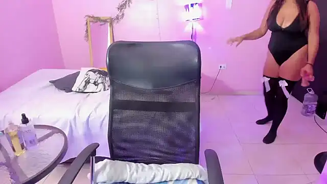 Snapshot of TEE_DIRTY_SQUIRT chatting on 03.05.25 TEE DIRTY SQUIRT online show from 03.05.25