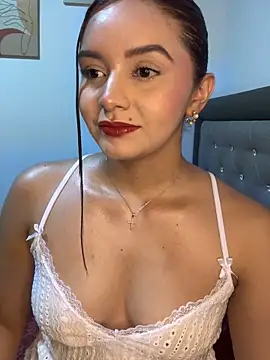 Snapshot of Melanyprada chatting on 05.12.26 Melanyprada online show from 05.12.26