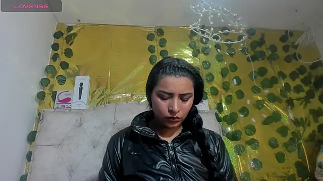 cristalconnorr online show from 04.14.26