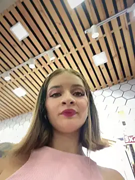 Snapshot of Alicia_barbie chatting on 12.21.24 Alicia barbie online show from 12.21.24