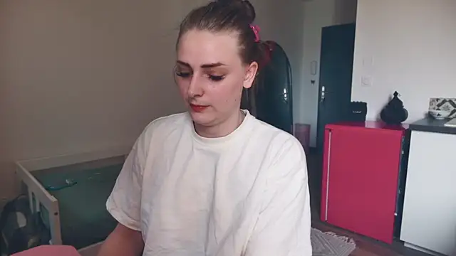 Snapshot of ce_leste__ chatting on 01.18.26 ce leste online show from 01.18.26