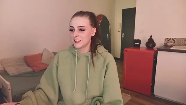 Snapshot of ce_leste__ chatting on 01.31.26 ce leste online show from 01.31.26