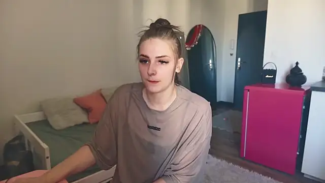 Snapshot of ce_leste__ chatting on 02.07.26 ce leste online show from 02.07.26