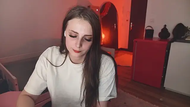 Snapshot of ce_leste__ chatting on 02.13.26 ce leste online show from 02.13.26