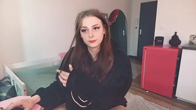 Snapshot of ce_leste__ chatting on 02.14.26 ce leste online show from 02.14.26