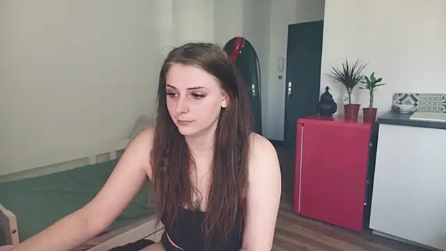 Snapshot of ce_leste__ chatting on 02.26.26 ce leste online show from 02.26.26