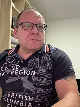 coupleLatinaLovers online show from 10.30.25