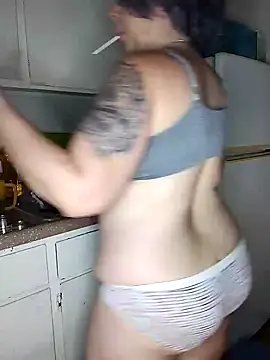 Snapshot of GraceHenderson chatting on 12.11.24 GraceHenderson online show from 12.11.24