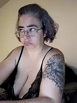 Snapshot of GraceHenderson chatting on 12.27.24 GraceHenderson online show from 12.27.24