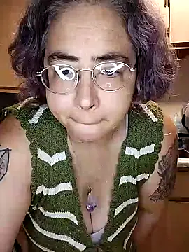 Snapshot of GraceHenderson chatting on 12.28.24 GraceHenderson online show from 12.28.24