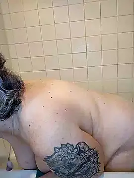 Snapshot of GraceHenderson chatting on 01.13.25 GraceHenderson online show from 01.13.25