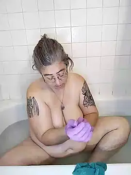 Snapshot of GraceHenderson chatting on 01.15.25 GraceHenderson online show from 01.15.25